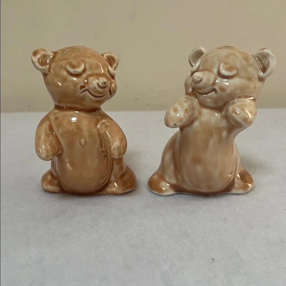 MCM Van Tellingen Hugging Bears Salt and Pepper Shakers vtg